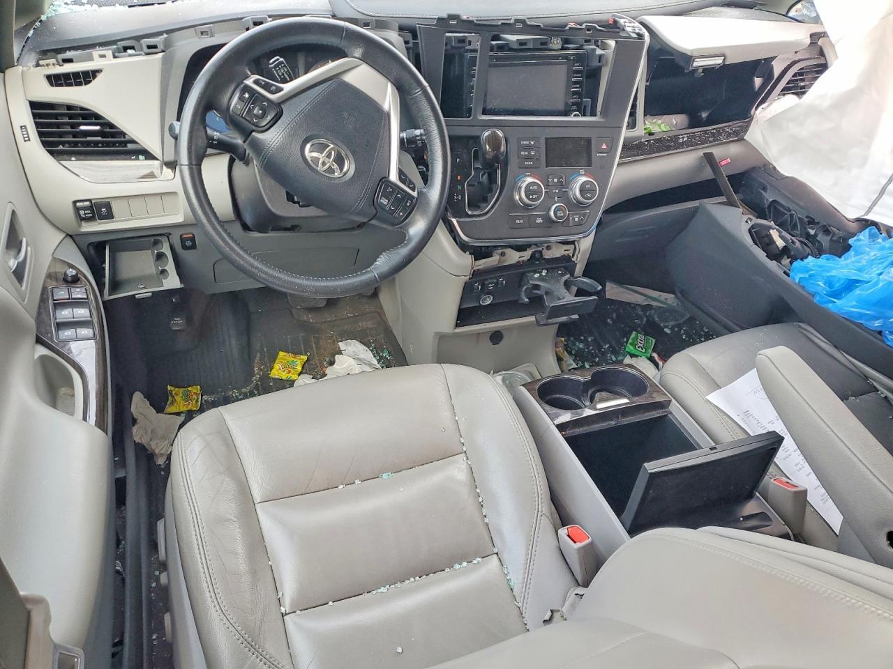 2018 TOYOTA SIENNA
