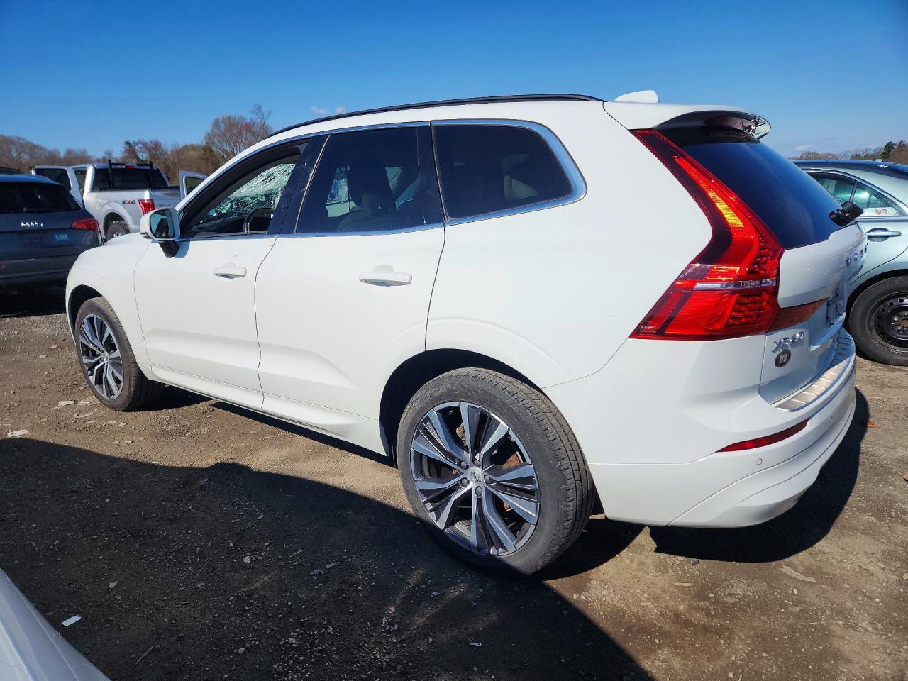 2022 VOLVO XC60