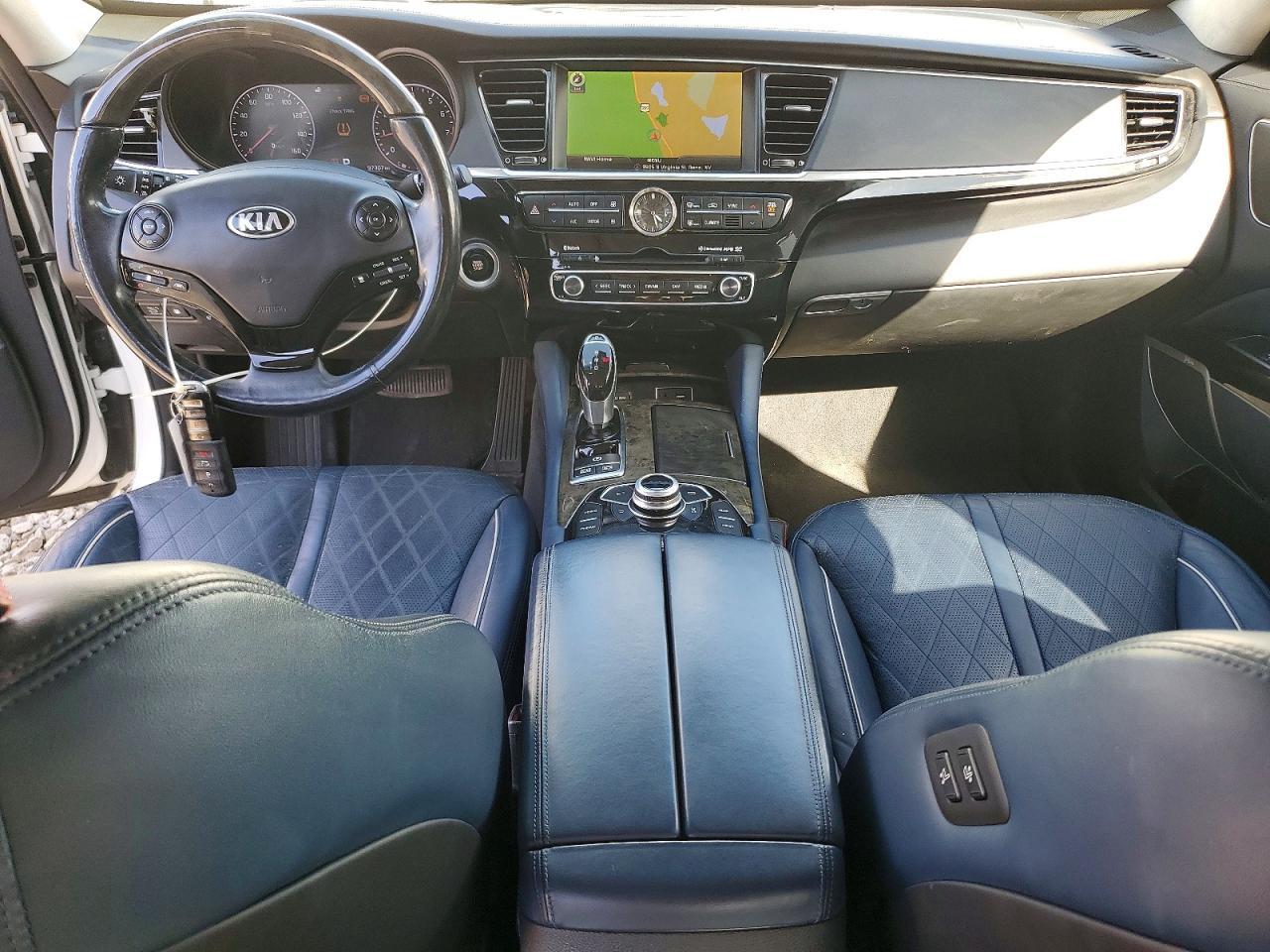 2015 KIA K900