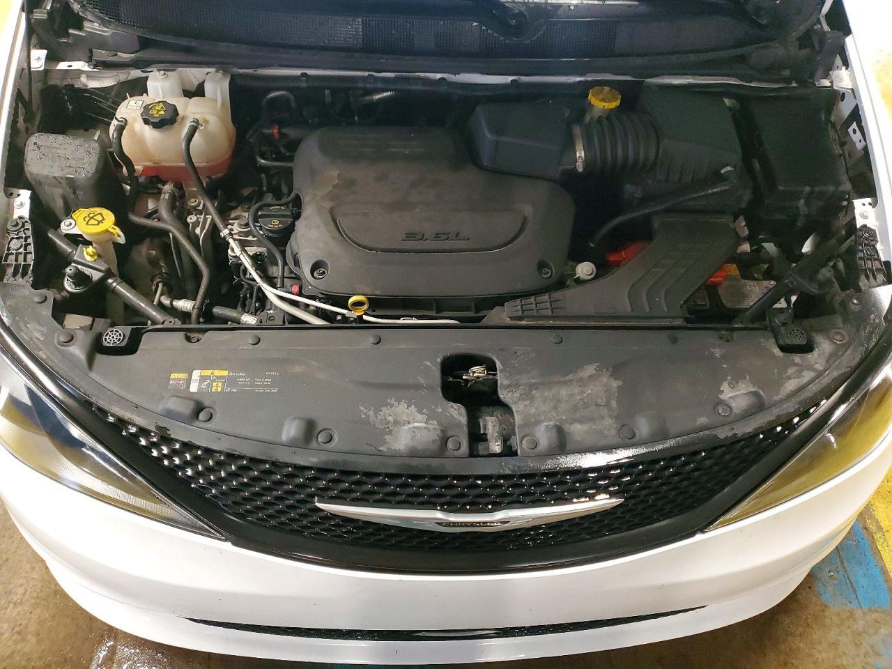 2024 CHRYSLER Voyager