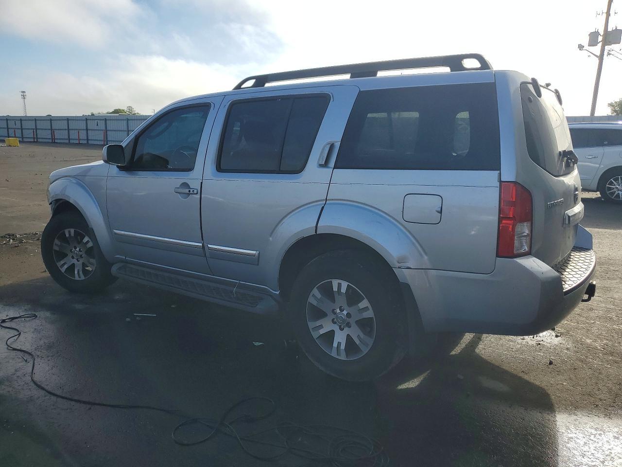 2011 NISSAN PATHFINDER