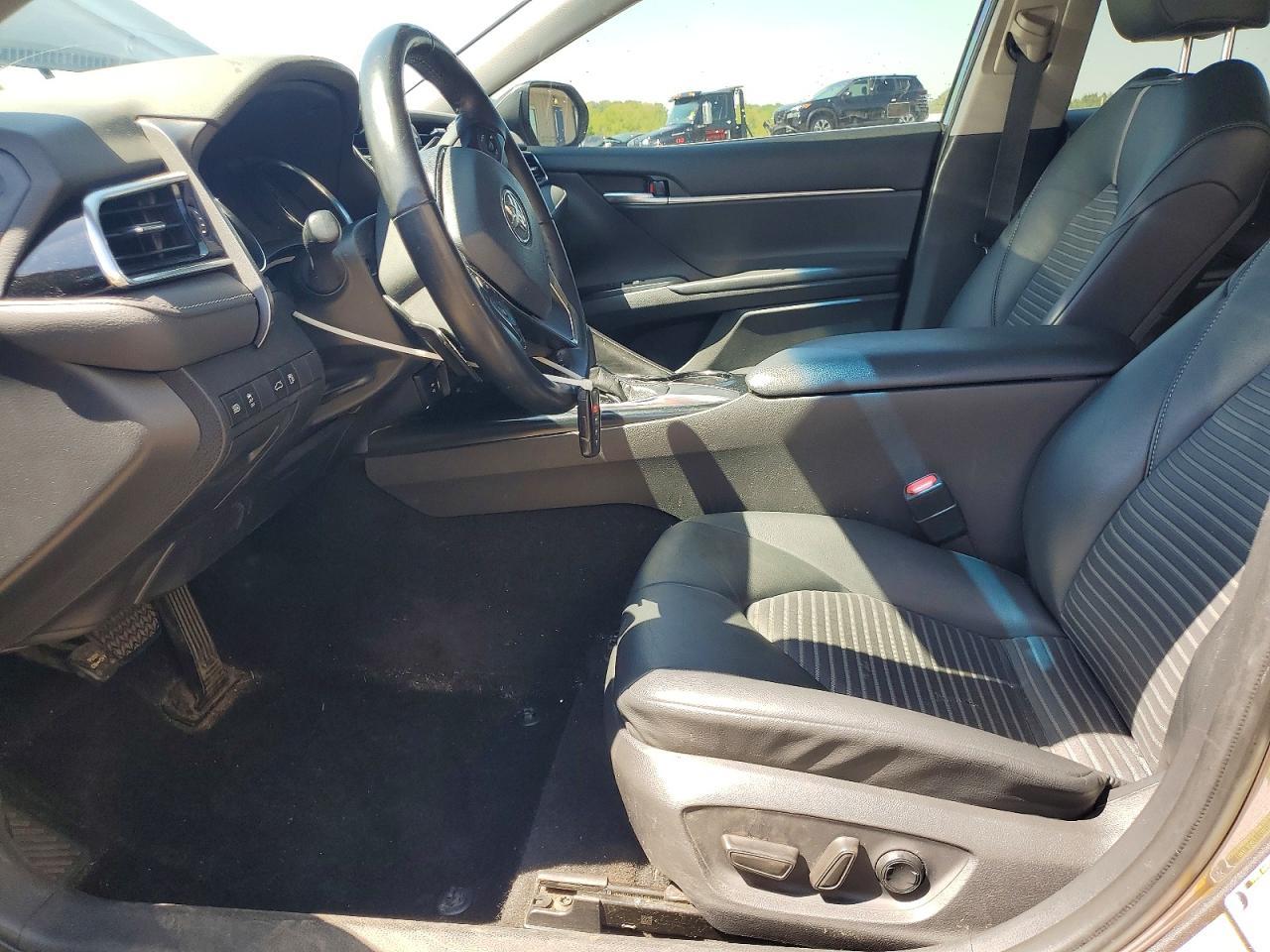 2018 TOYOTA CAMRY