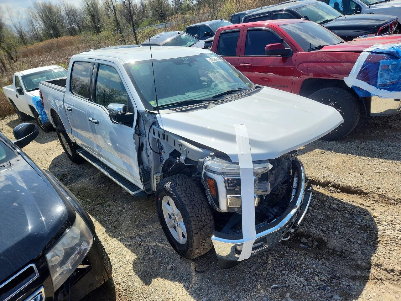 2024 FORD F-150 Lightning