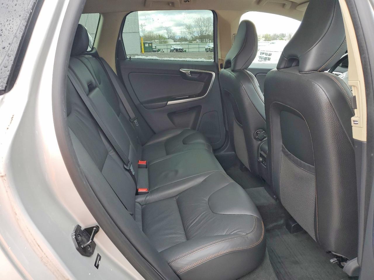 2010 VOLVO XC60