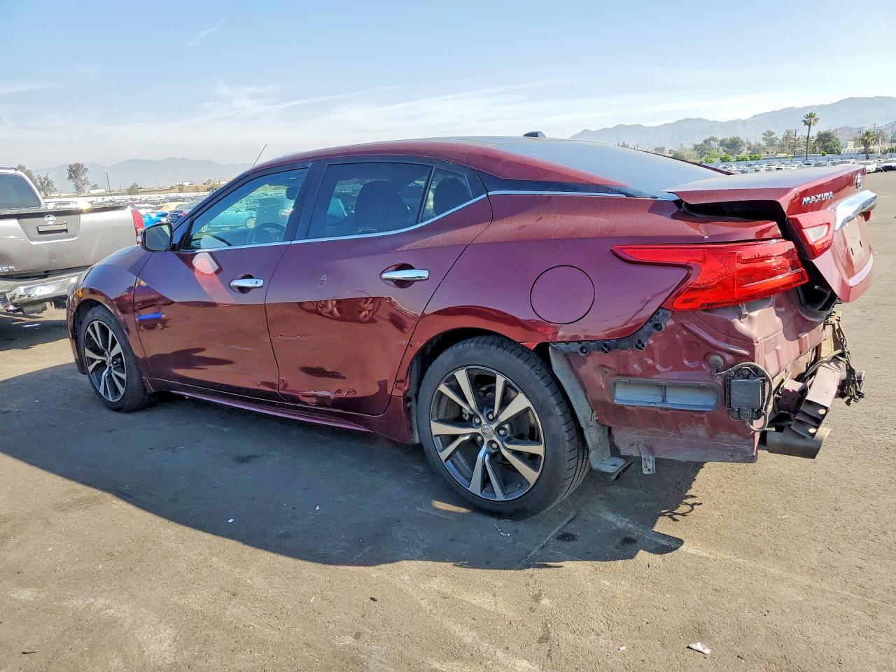 2016 NISSAN Maxima