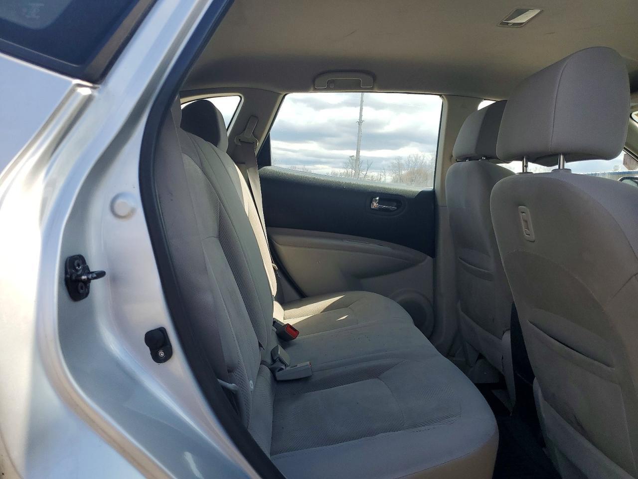 2015 NISSAN ROGUE