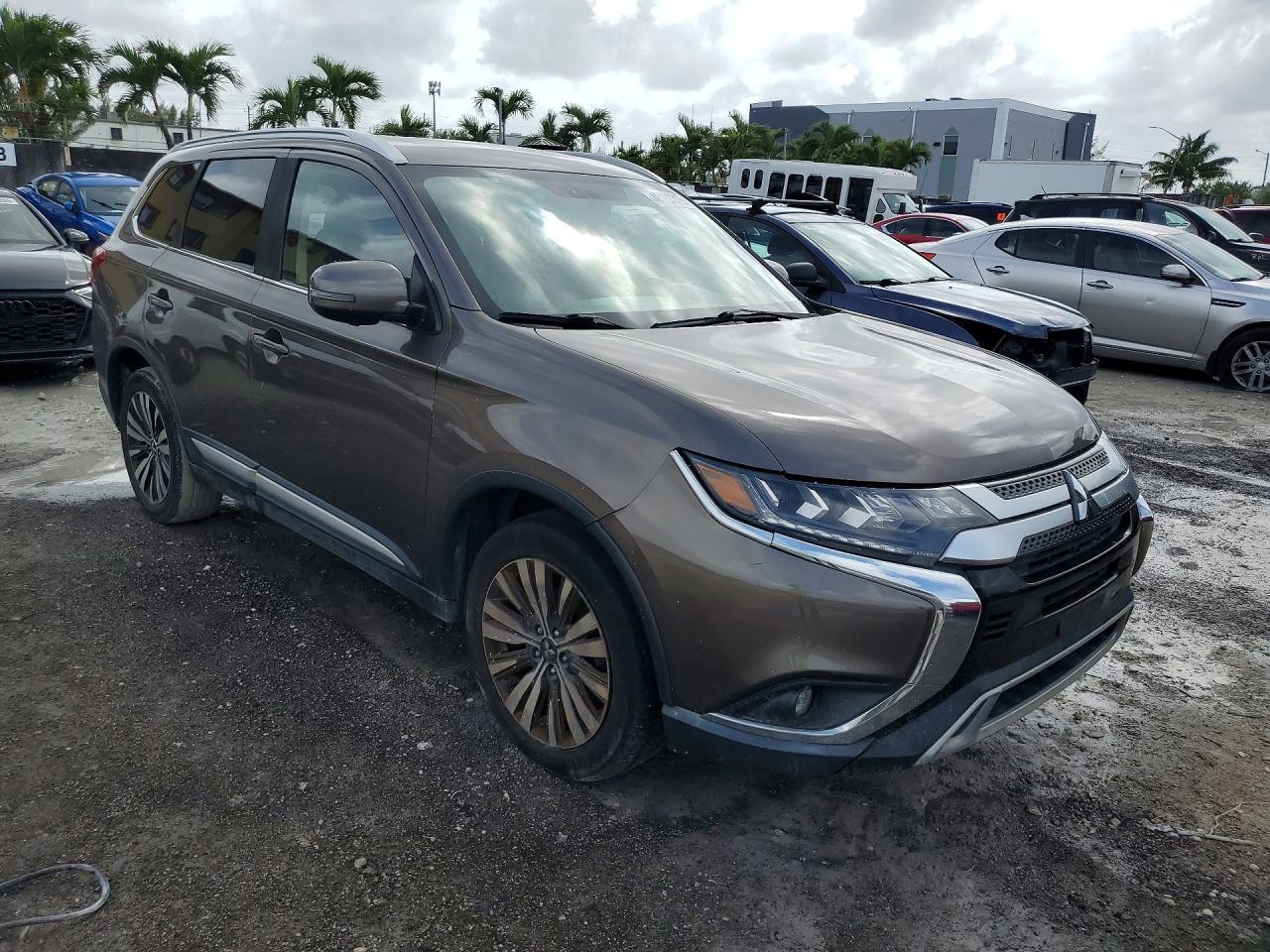 2019 MITSUBISHI outlander