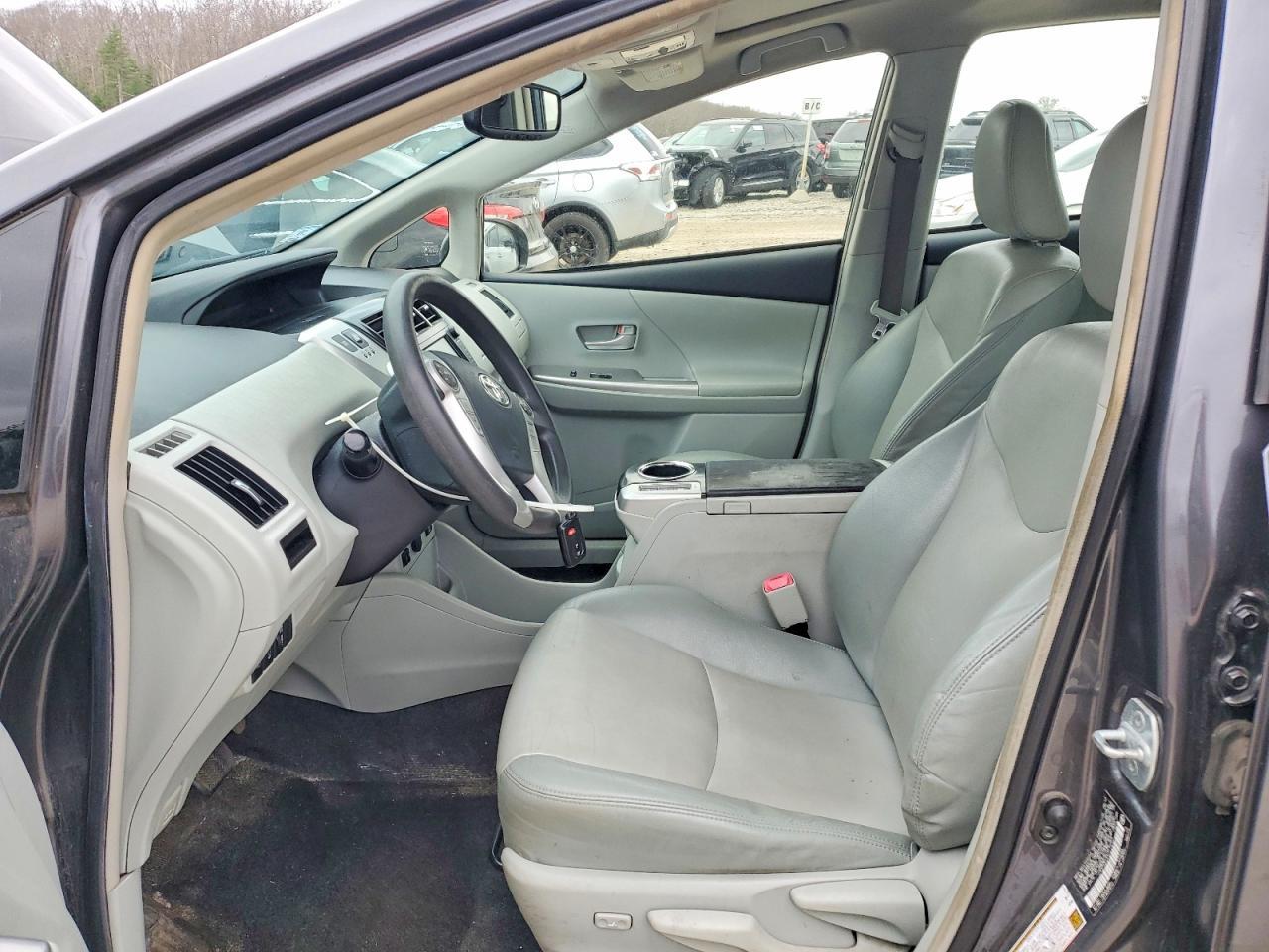 2012 TOYOTA PRIUS V