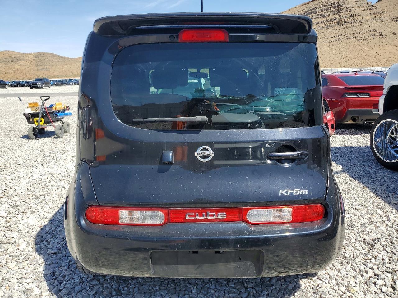 2011 NISSAN CUBE
