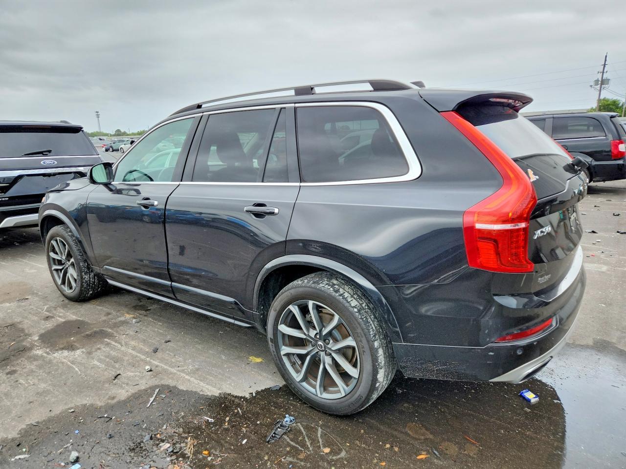 2017 VOLVO XC90