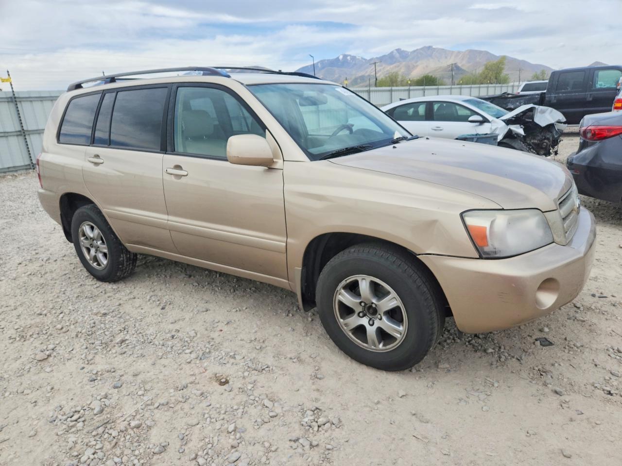 2005 TOYOTA HIGHLANDER