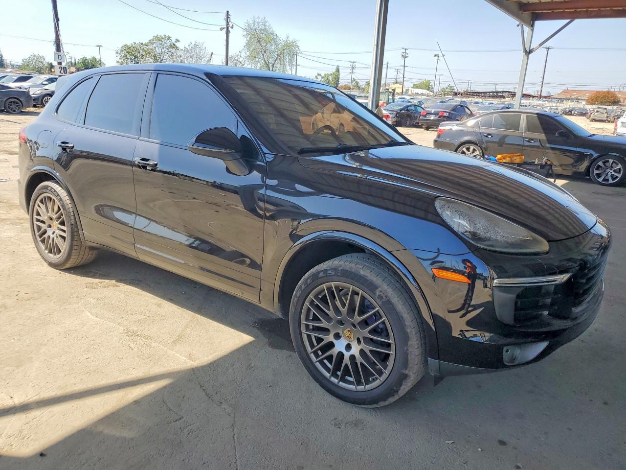 2017 PORSCHE CAYENNE