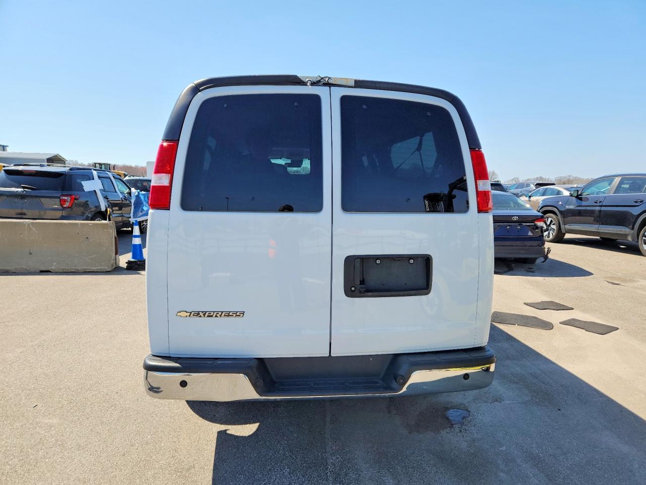 2023 CHEVROLET Express 3500