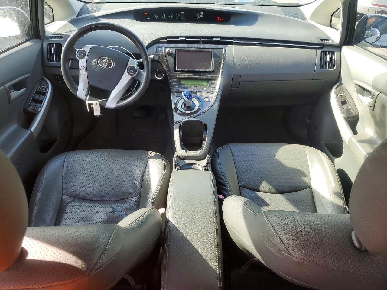 2011 TOYOTA PRIUS
