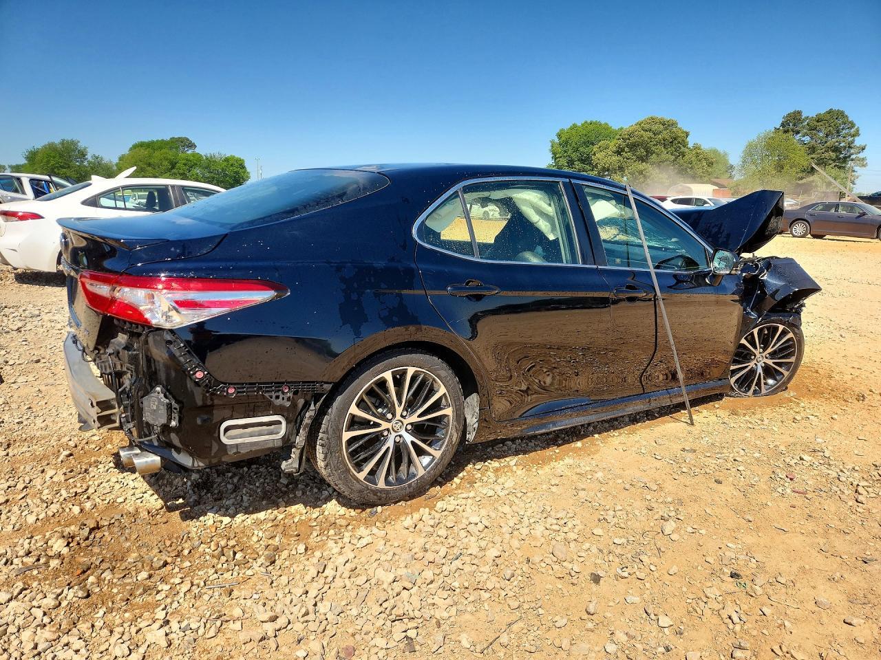 2018 TOYOTA CAMRY