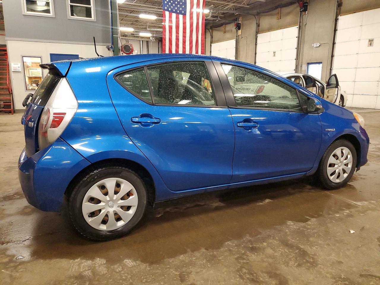 2013 TOYOTA Prius c