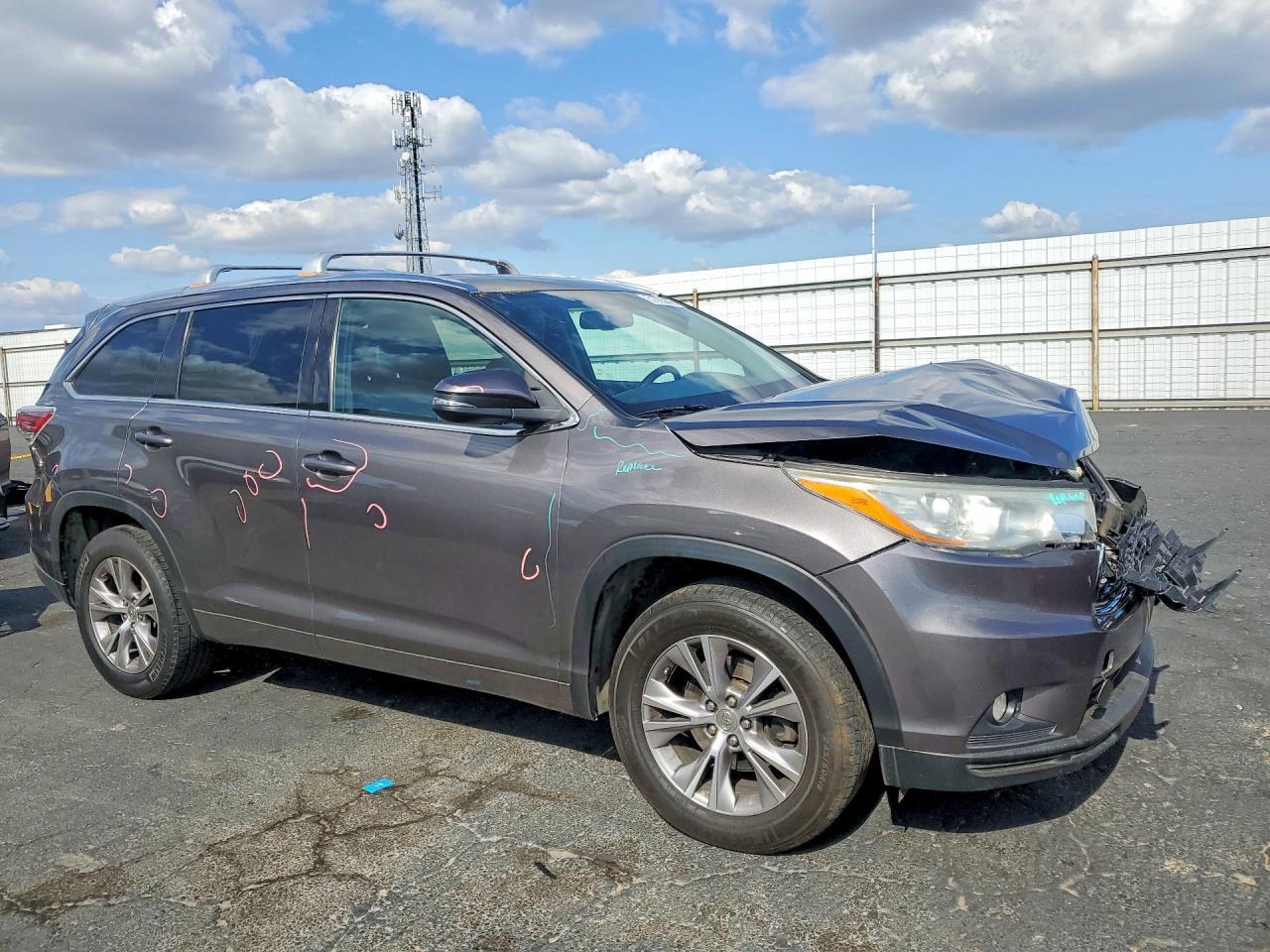 2015 TOYOTA HIGHLANDER