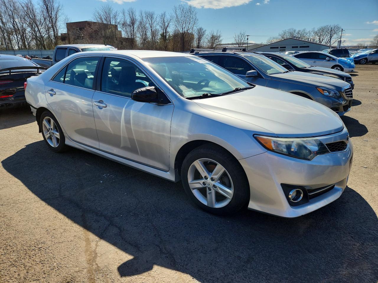 2014 TOYOTA CAMRY