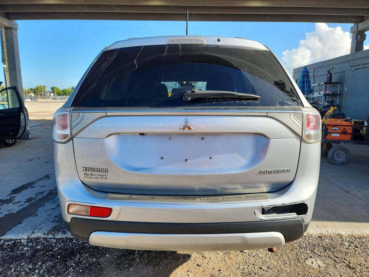 2015 MITSUBISHI outlander