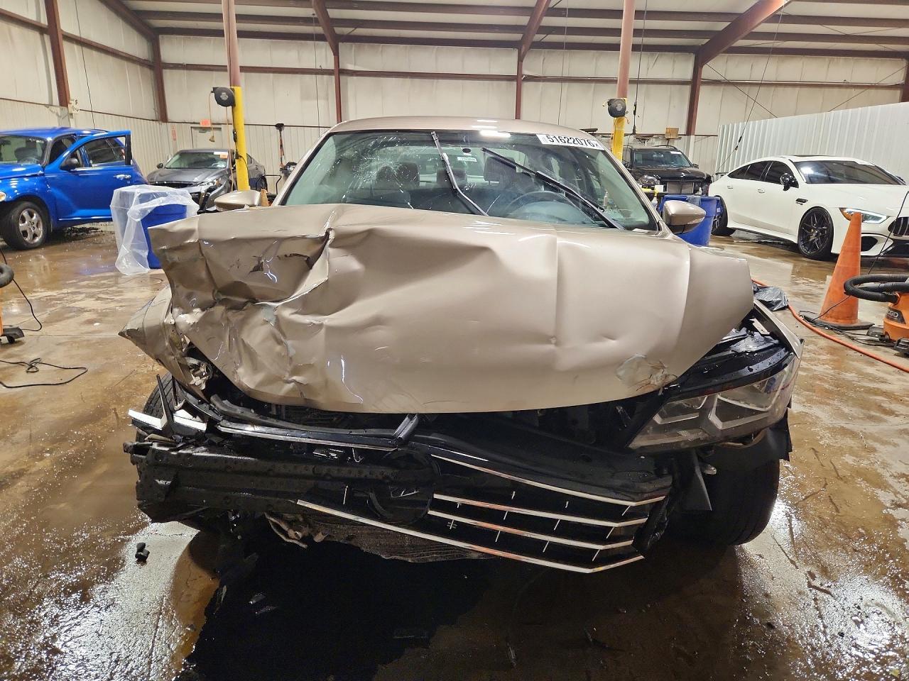 2016 VOLKSWAGEN Passat