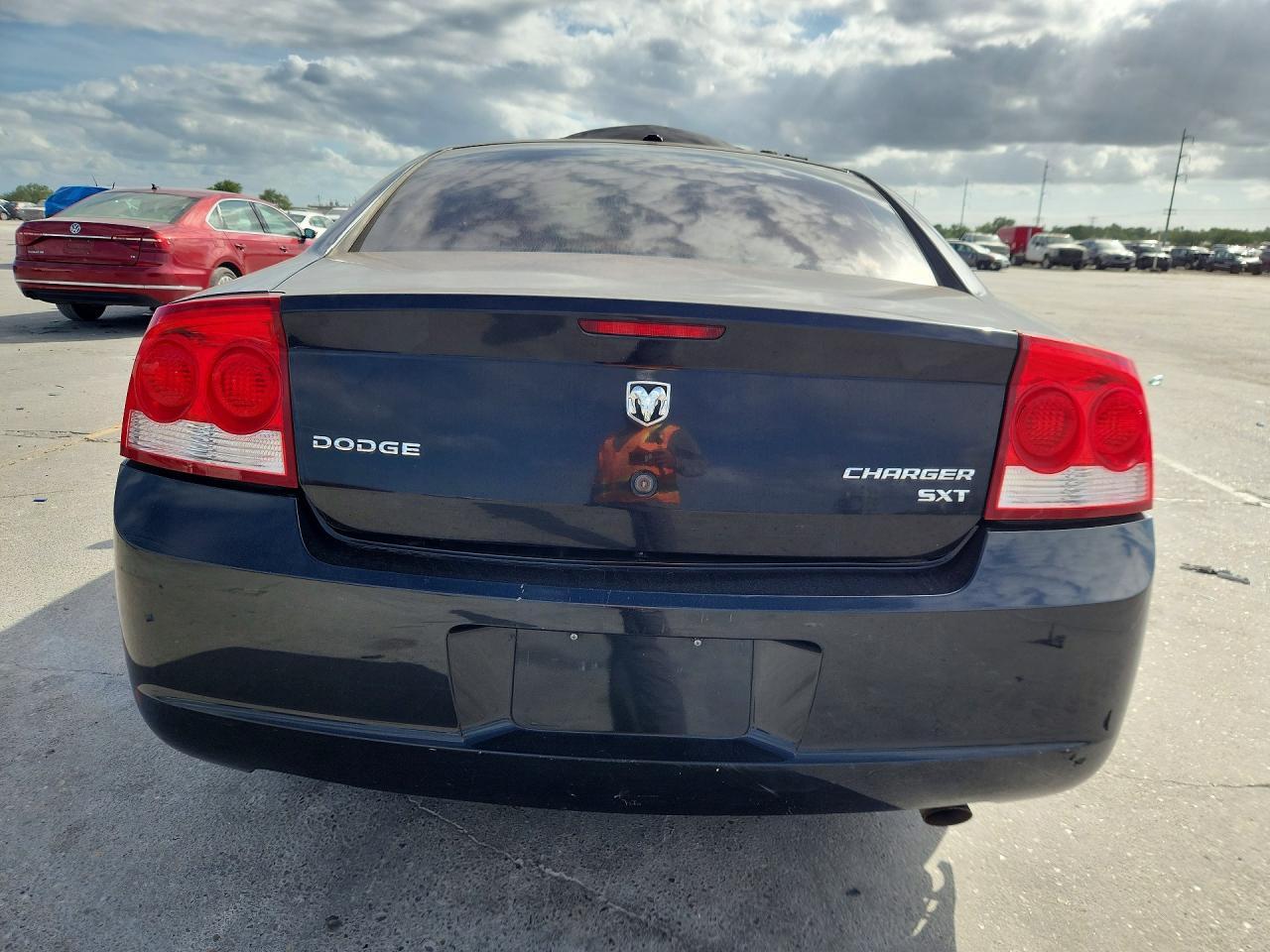 2010 DODGE CHARGER