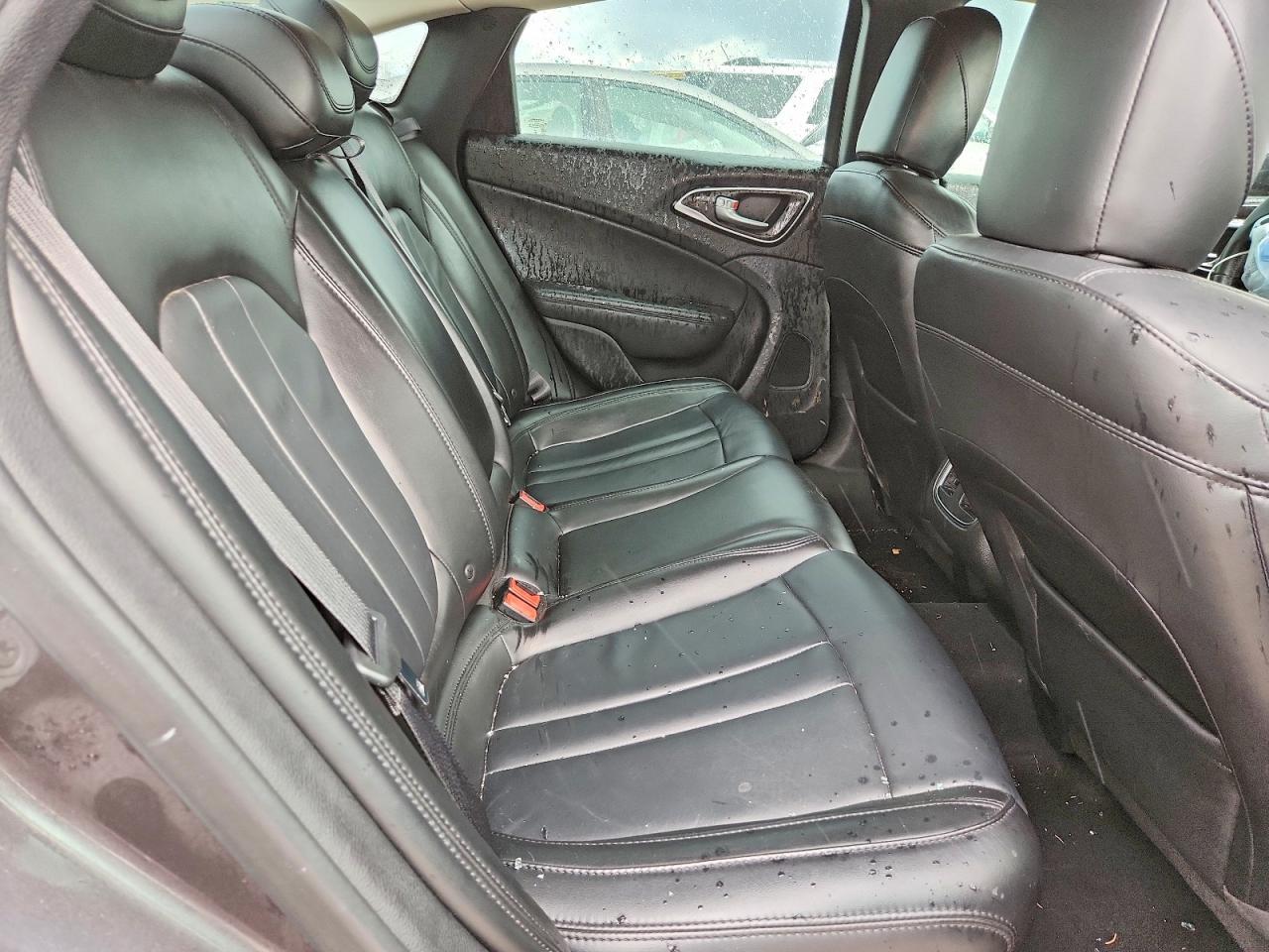 2015 CHRYSLER 200
