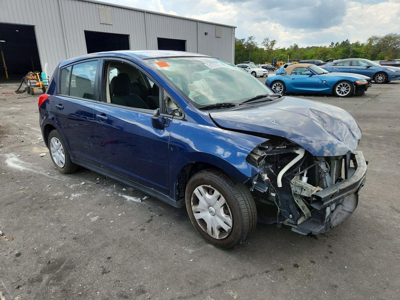 2012 NISSAN VERSA