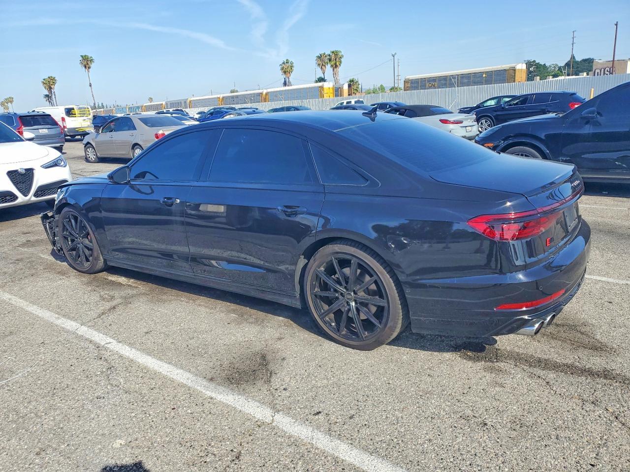 2024 AUDI S8