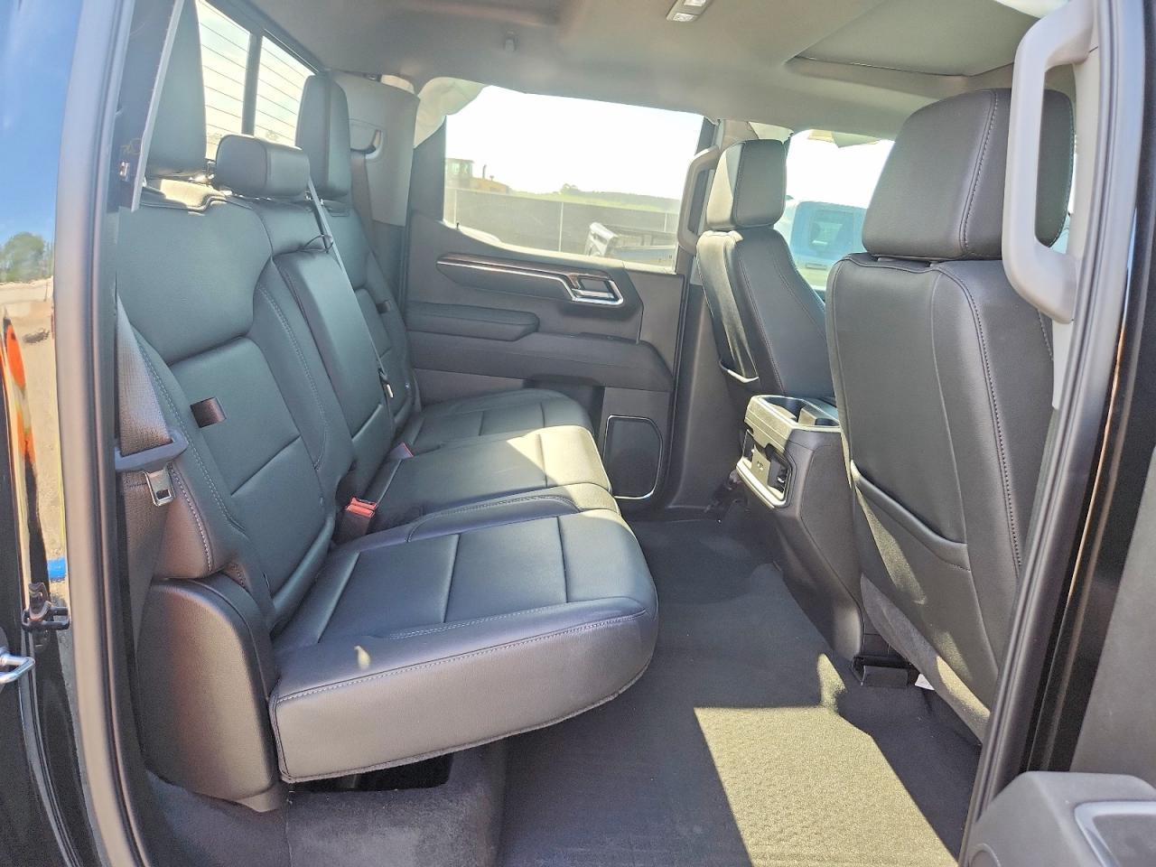2025 CHEVROLET Silverado