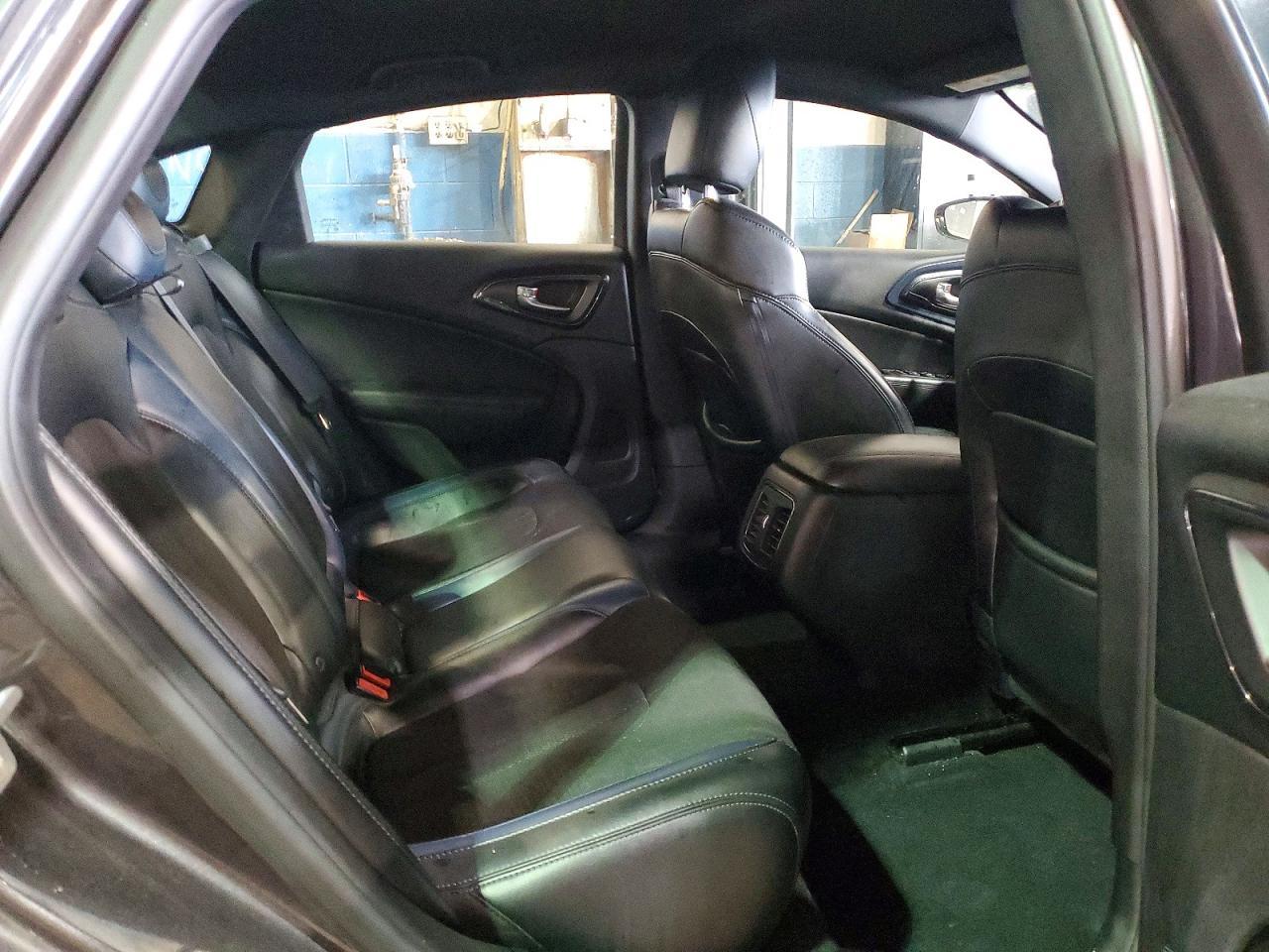 2015 CHRYSLER 200