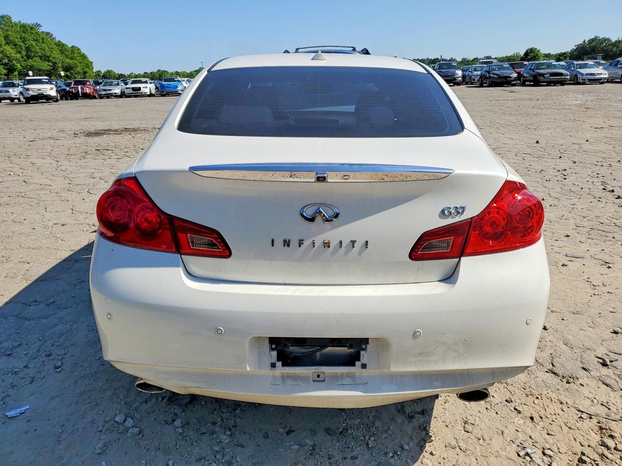 2013 INFINITI G37