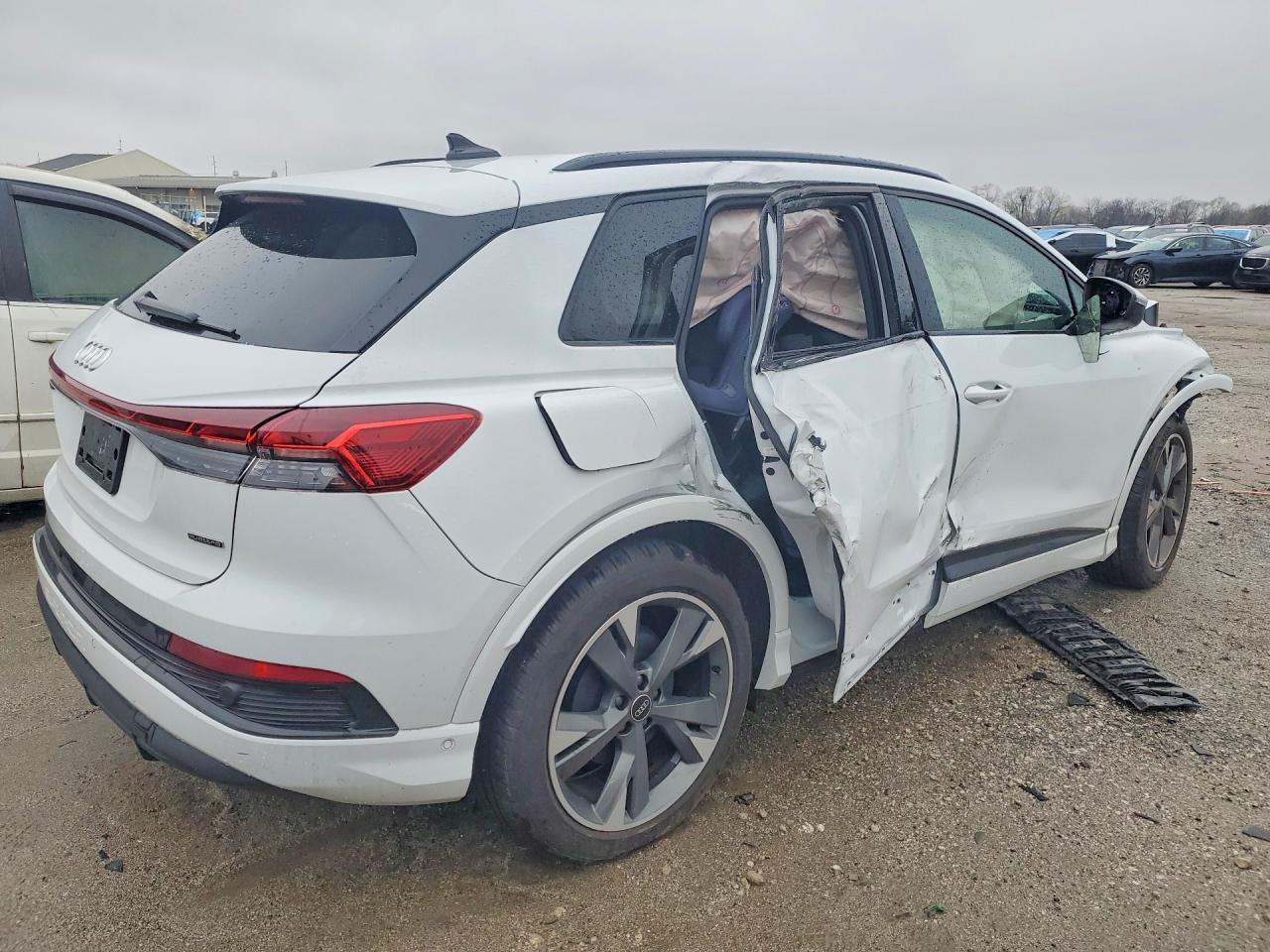 2024 AUDI Q4 e-tron