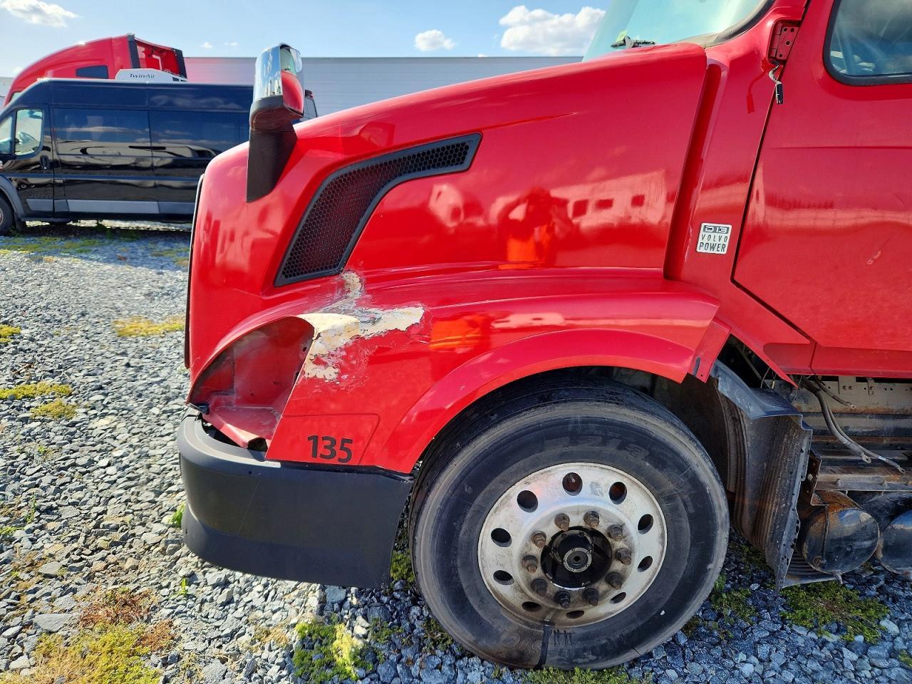 2015 VOLVO VNL