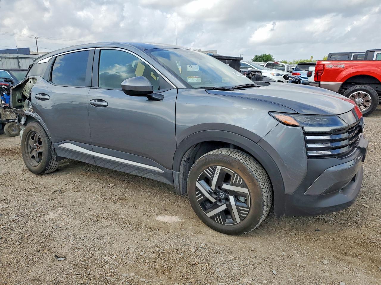 2025 NISSAN KICKS