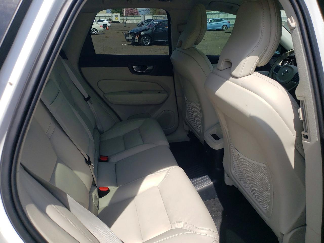 2021 VOLVO XC60