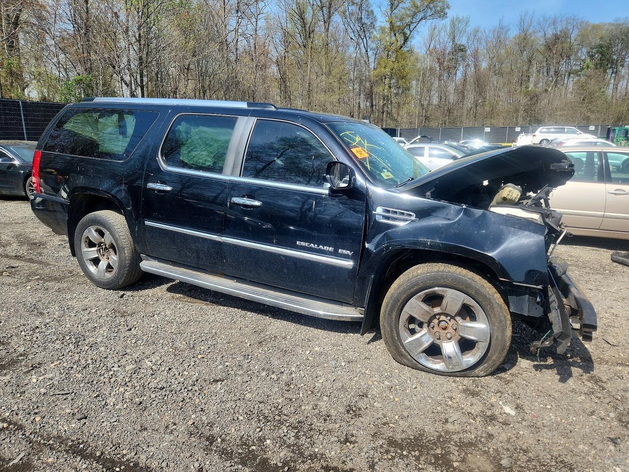 2011 CADILLAC Escalade ESV