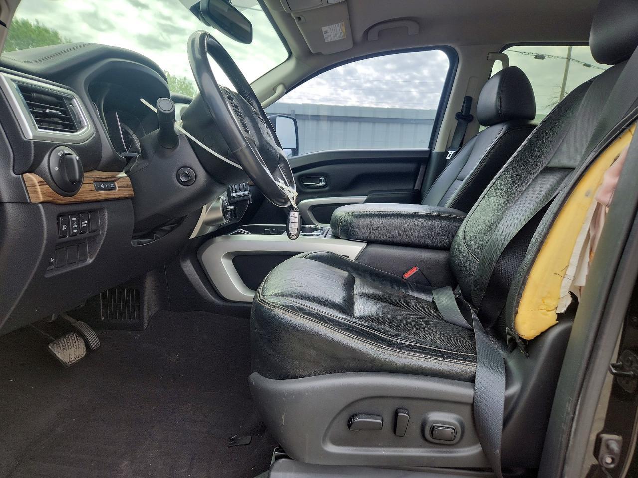 2017 NISSAN Titan