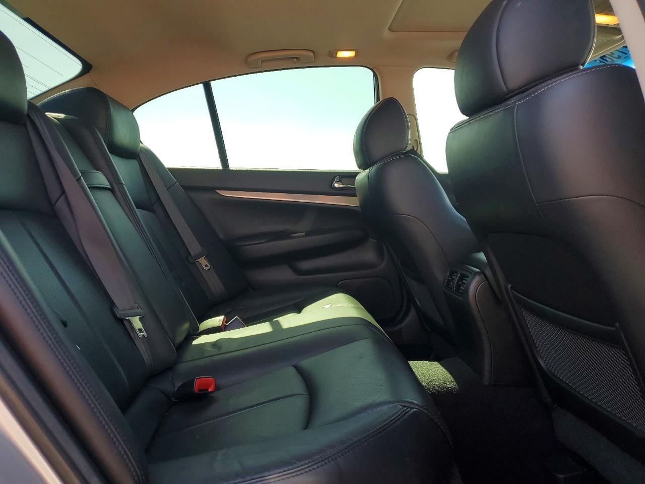 2013 INFINITI G37