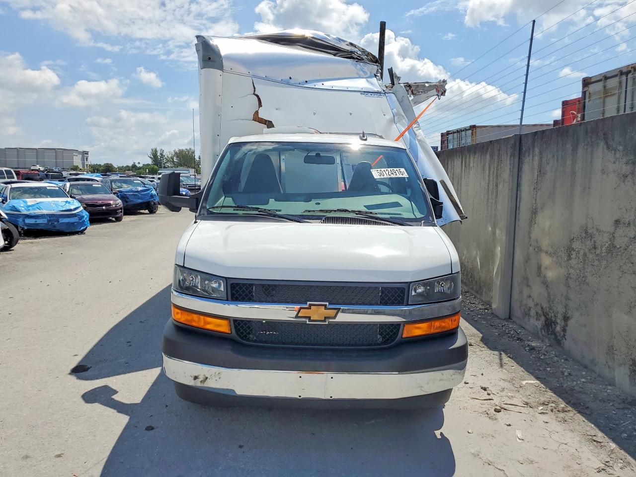 2025 CHEVROLET Express 3500