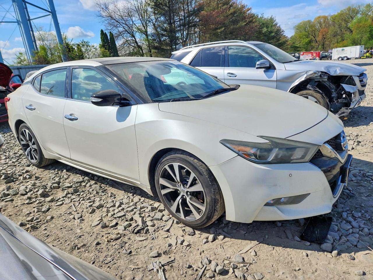 2016 NISSAN Maxima