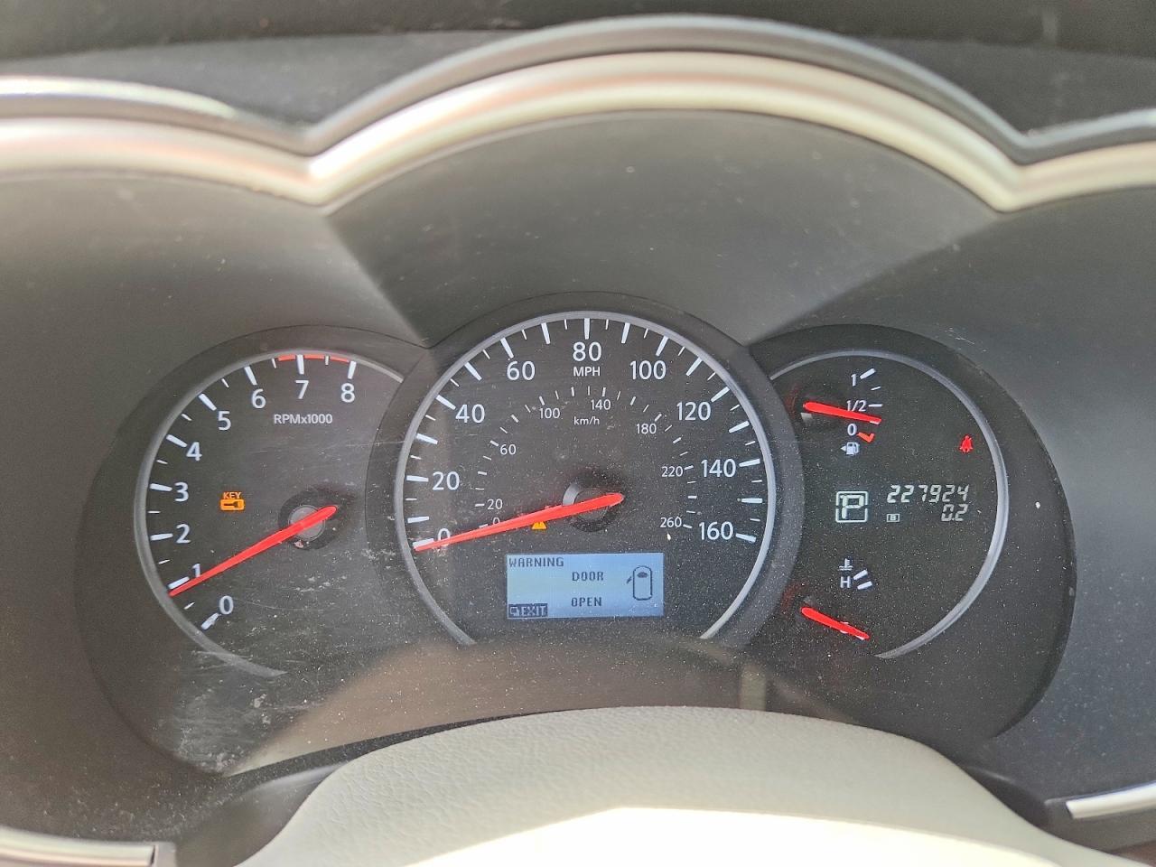 2016 NISSAN Quest