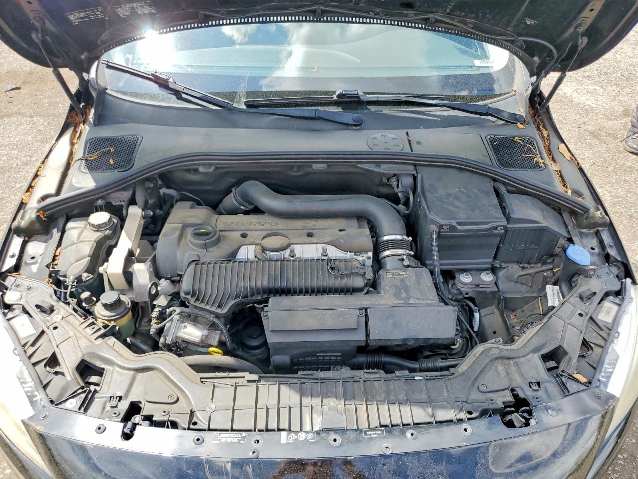 2015 VOLVO V60