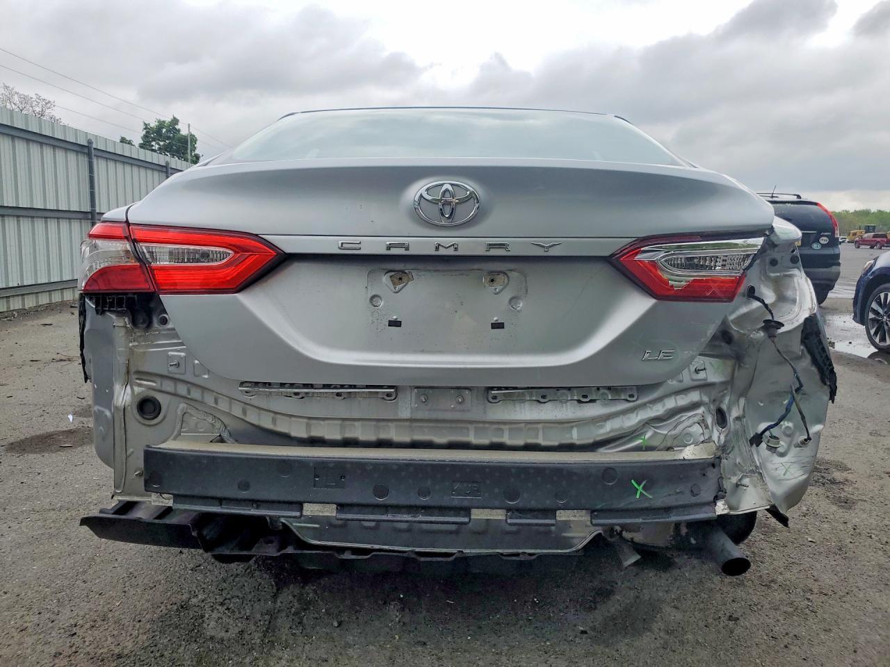 2018 TOYOTA CAMRY