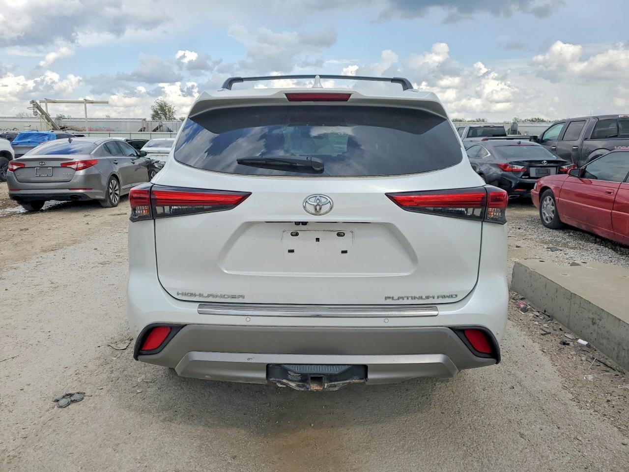 2022 TOYOTA HIGHLANDER