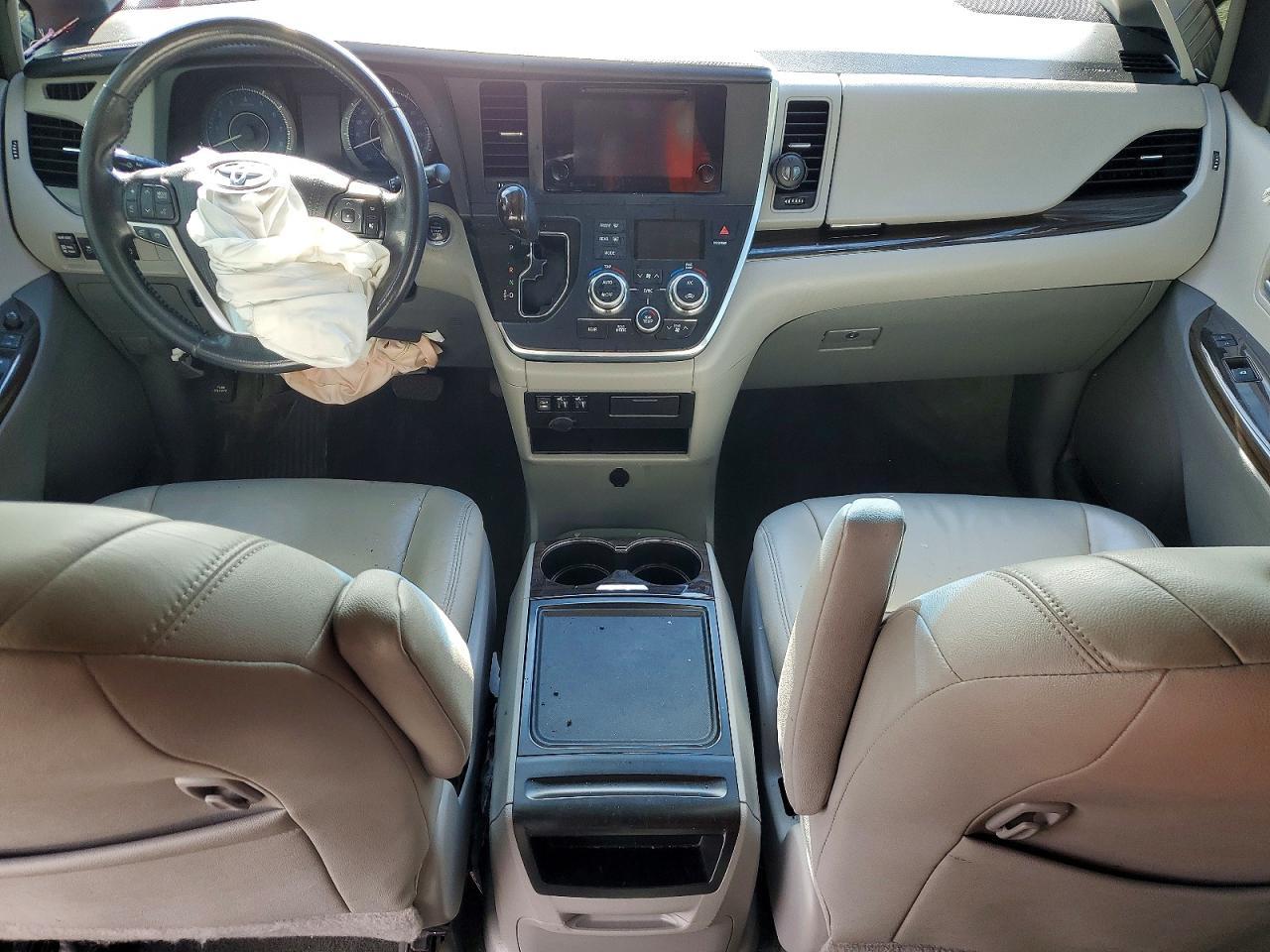 2016 TOYOTA SIENNA