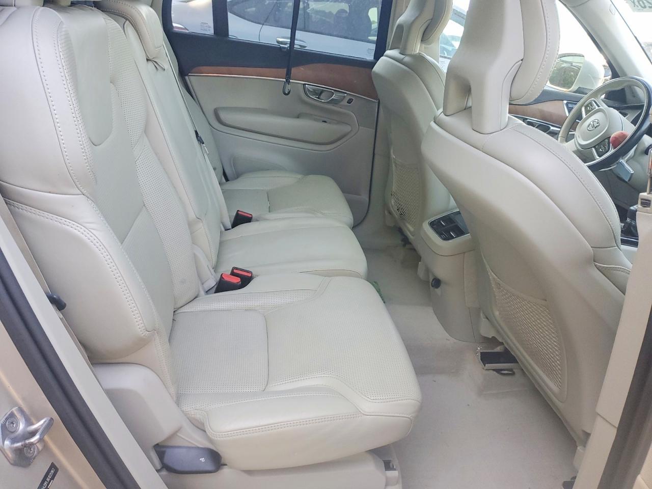 2016 VOLVO XC90