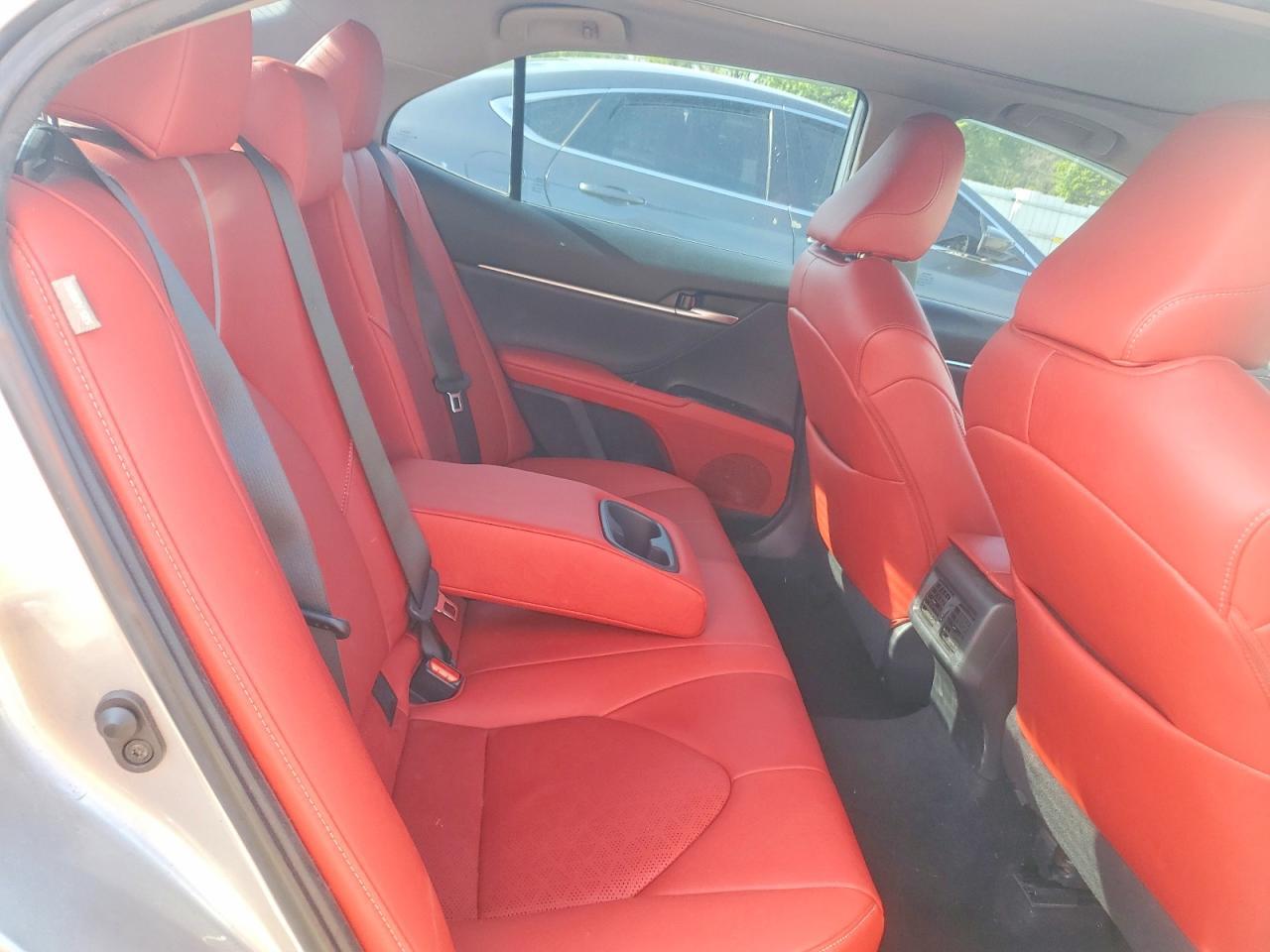 2019 TOYOTA CAMRY