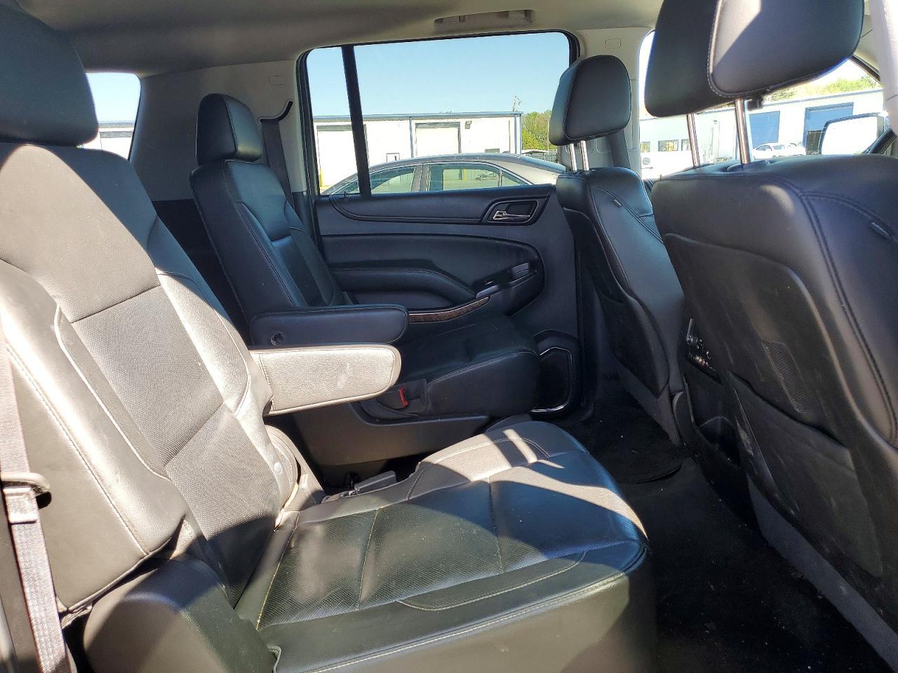 2016 CHEVROLET Suburban