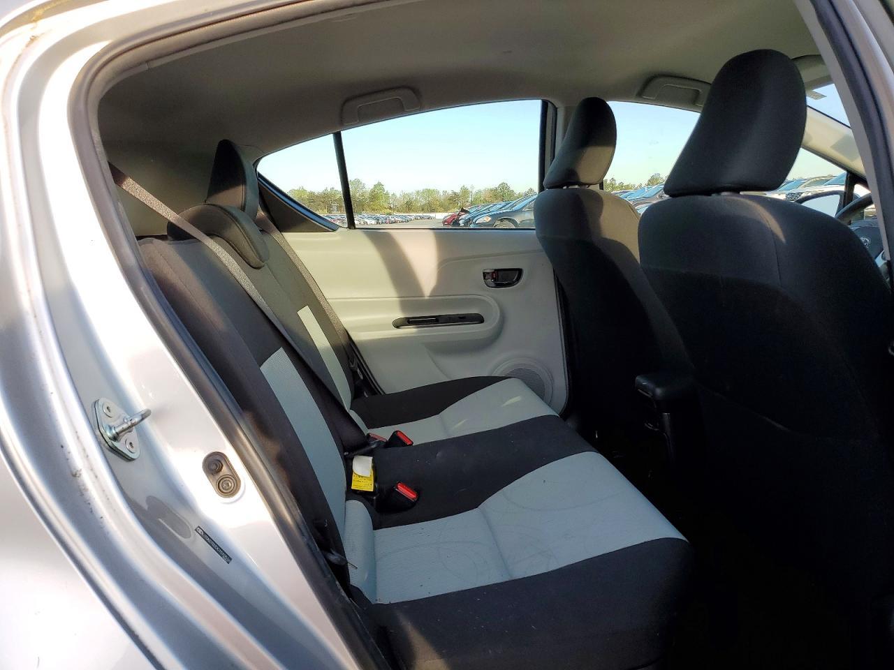 2012 TOYOTA Prius c