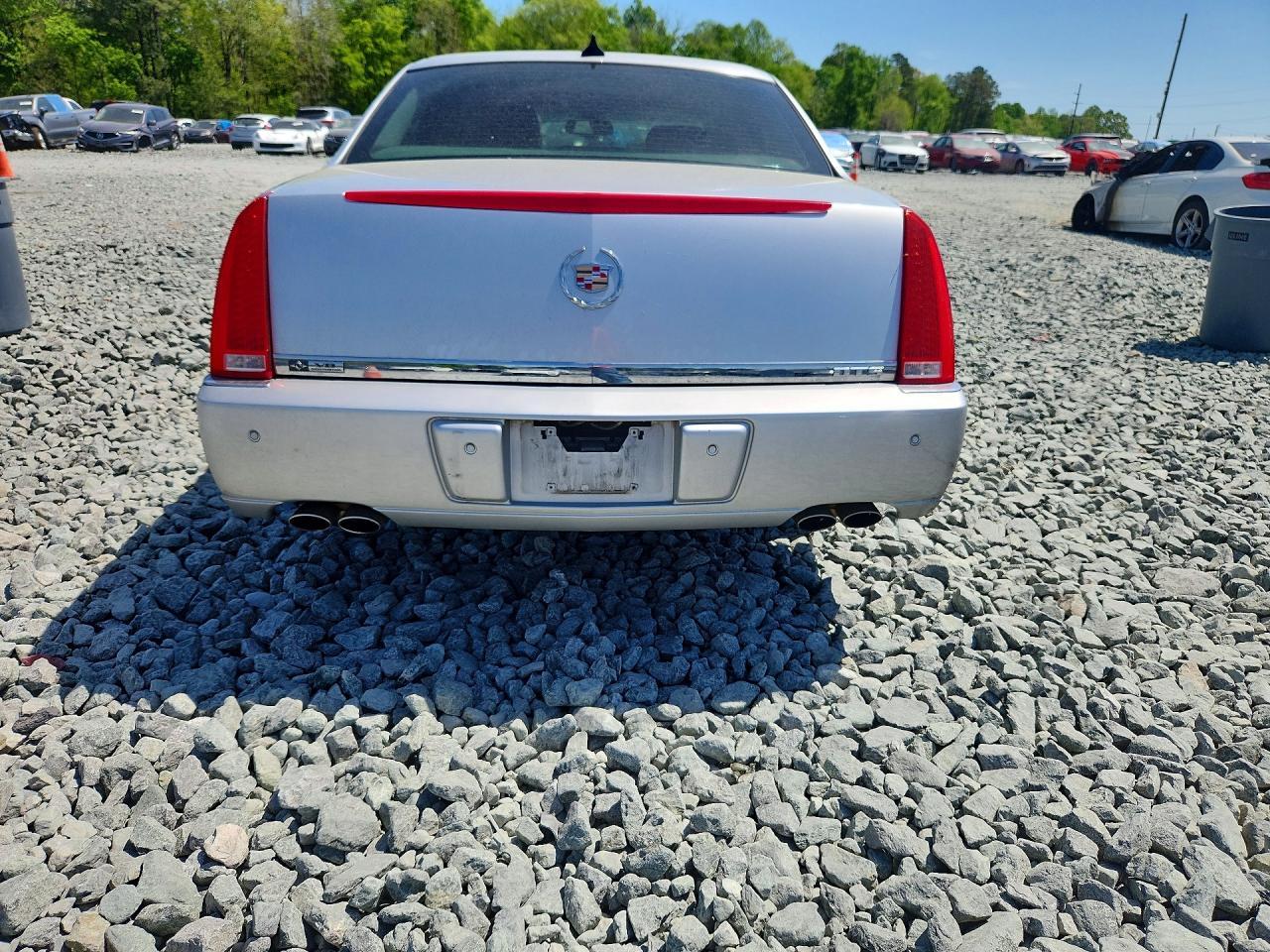 2011 CADILLAC DTS